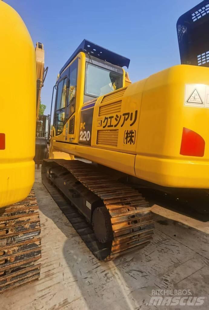 Komatsu PC 220-8 Crawler excavators