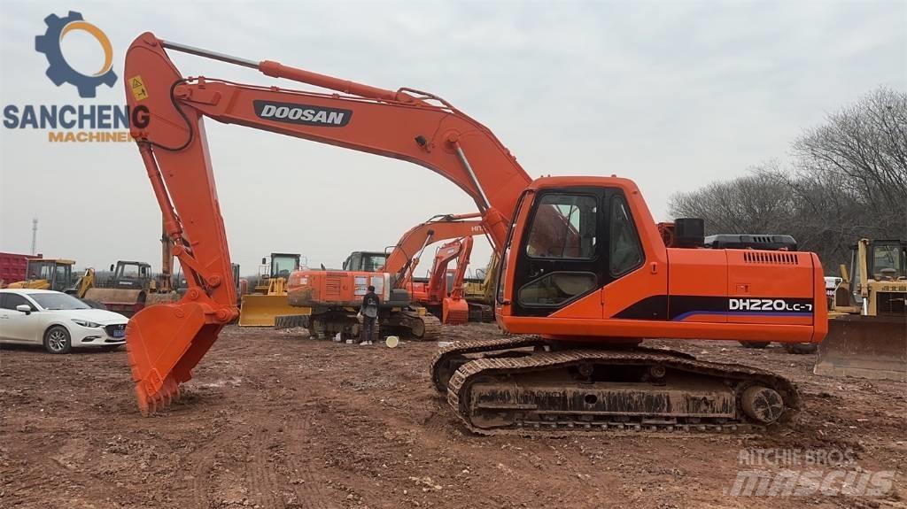 Doosan DX 220 Crawler excavators