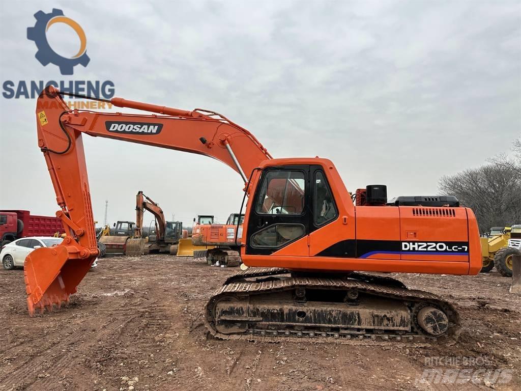 Doosan DX 220 Crawler excavators