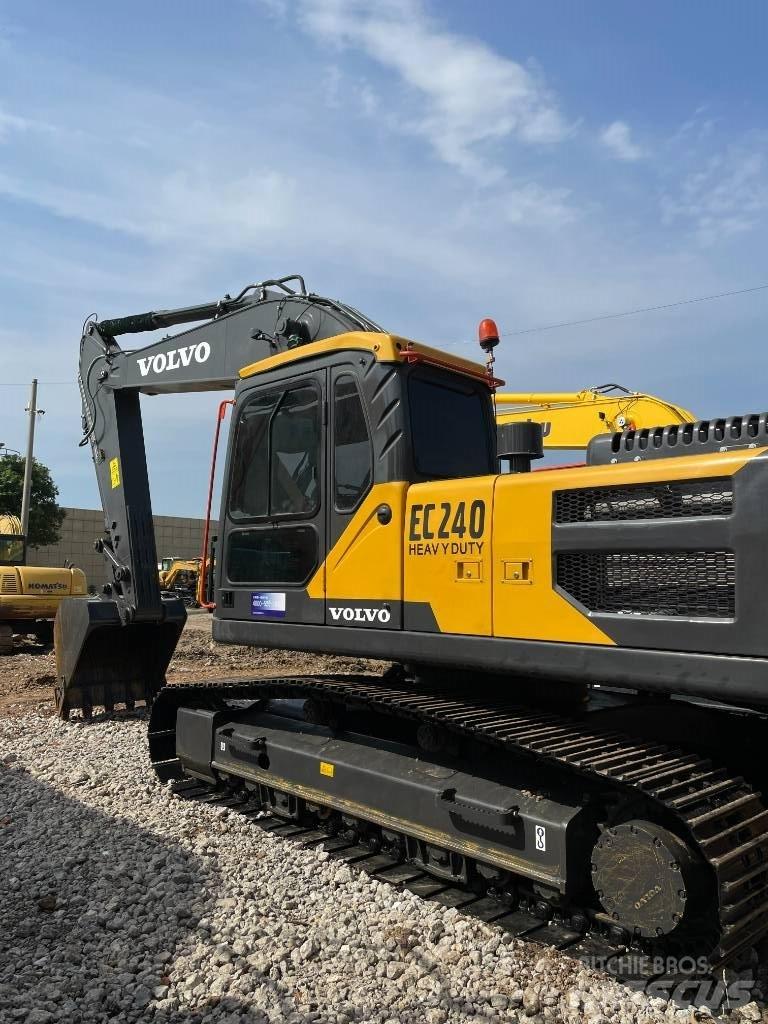 Volvo 240 Crawler excavators