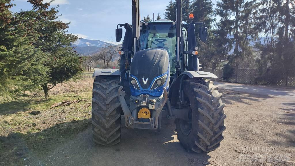 Valtra T174 eD Tractors