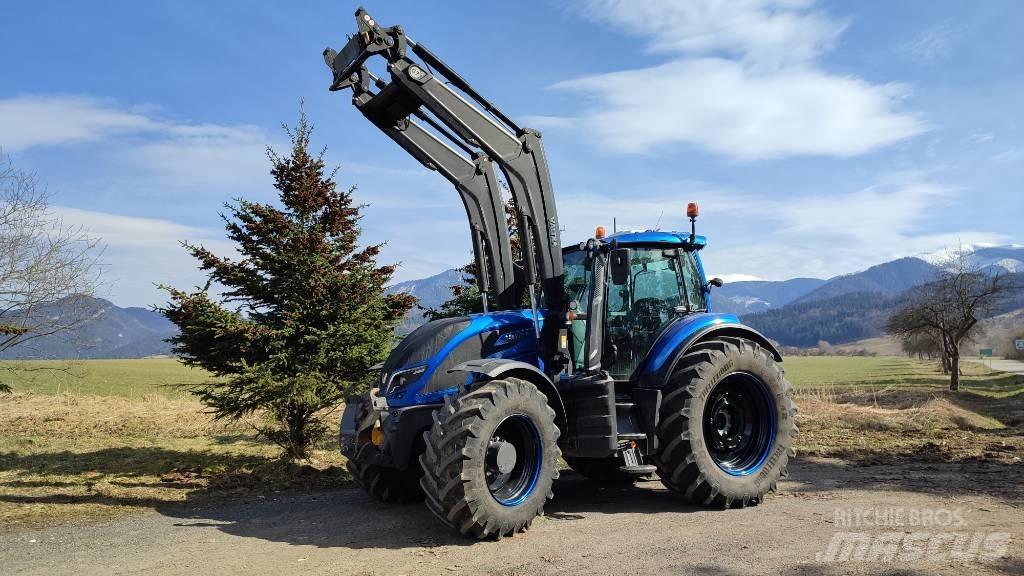 Valtra T174 eD Tractors