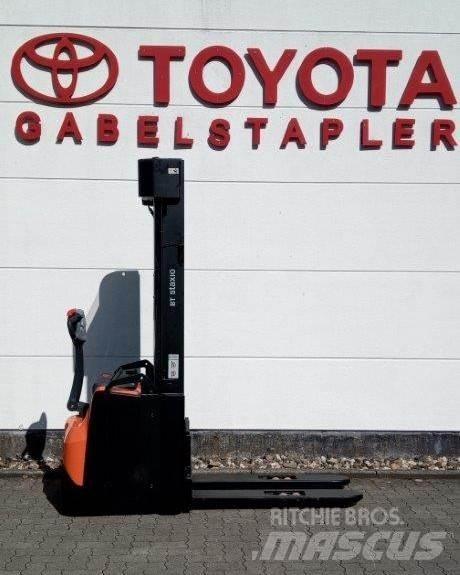 Toyota BT SWE145L Pedestrian stacker