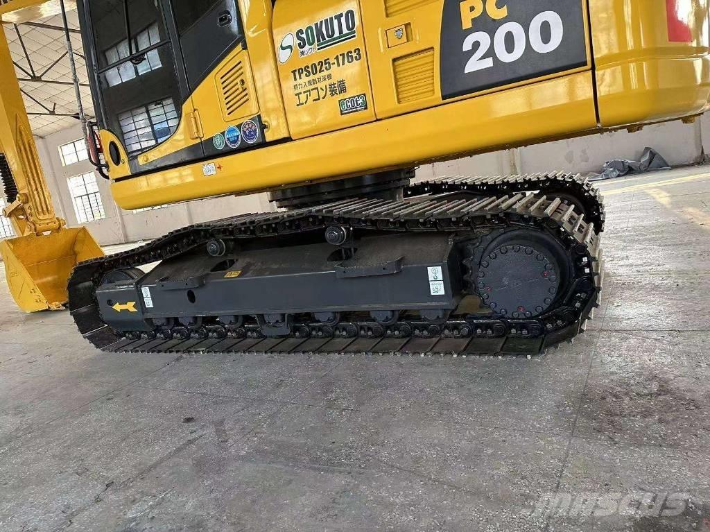 Komatsu PC 200-8 Crawler excavators