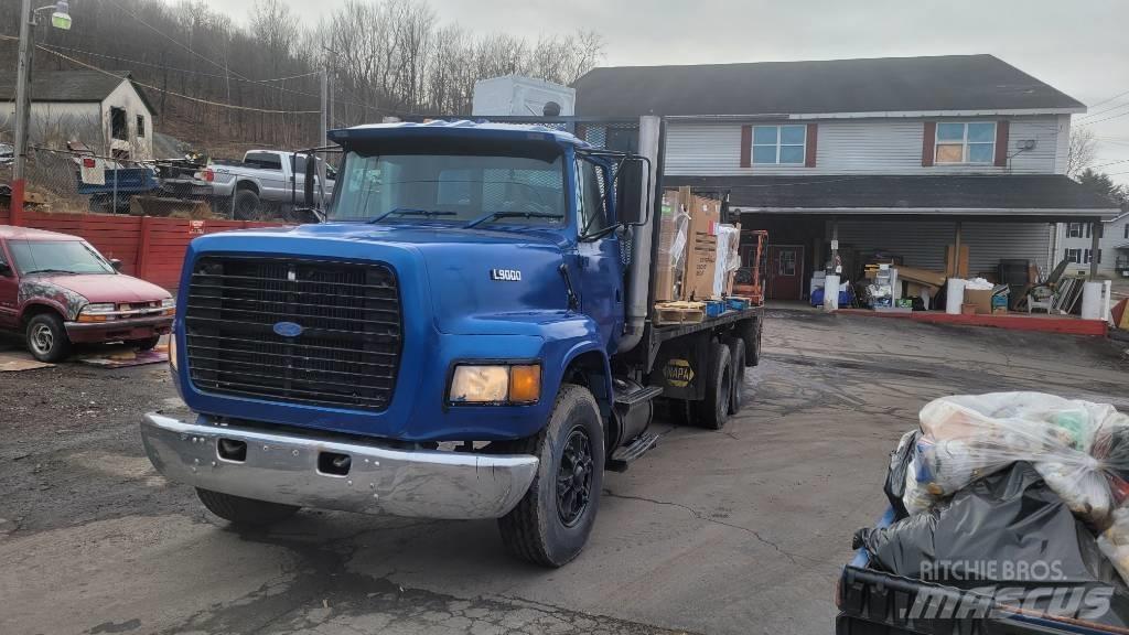 Ford F9000 Flatbed / Dropside trucks