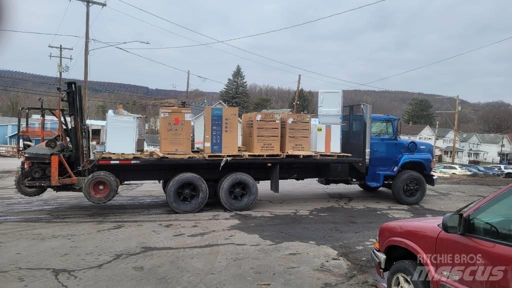 Ford F9000 Flatbed / Dropside trucks