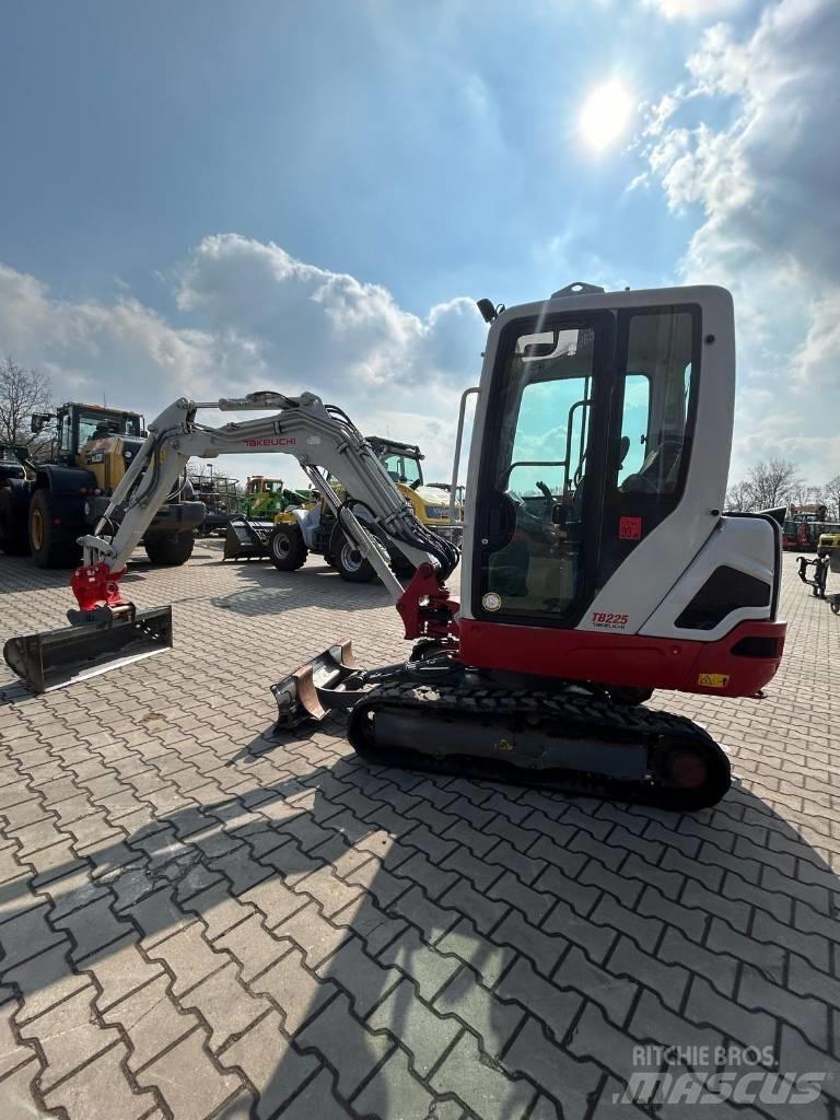 Takeuchi TB 225 Mini excavators < 7t (Mini diggers)