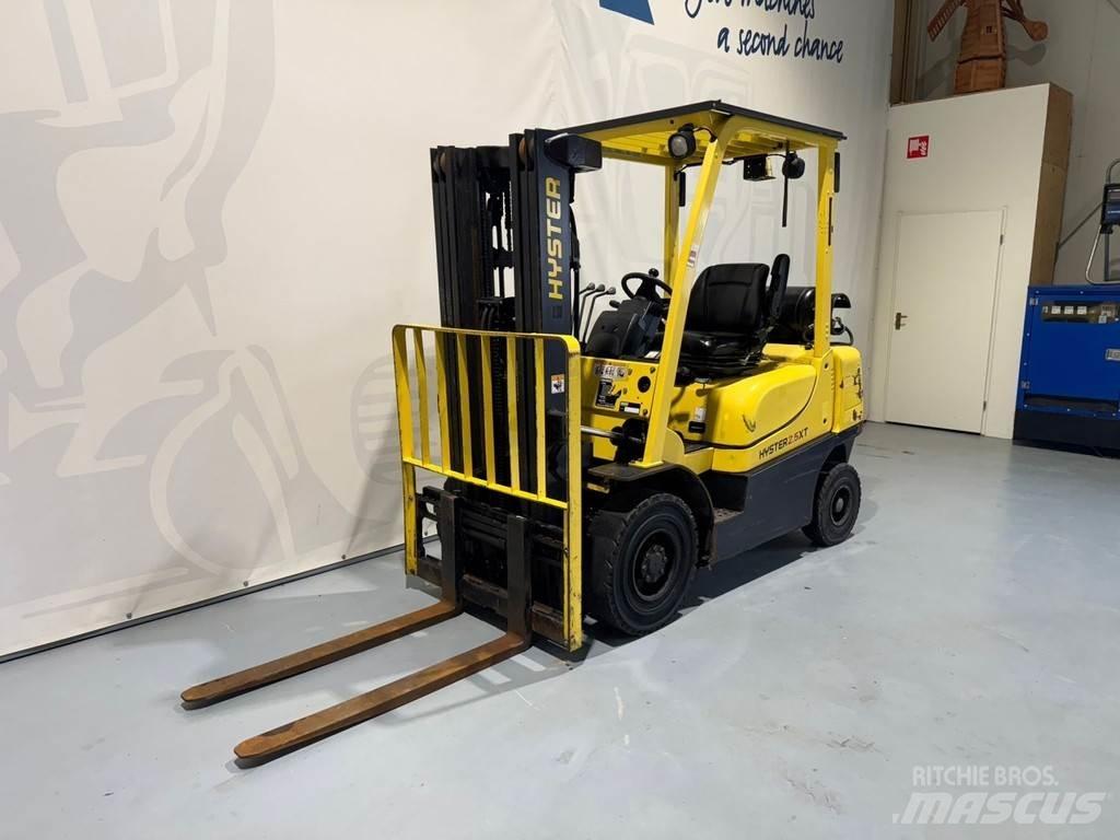 Hyster H2.5XT LPG trucks