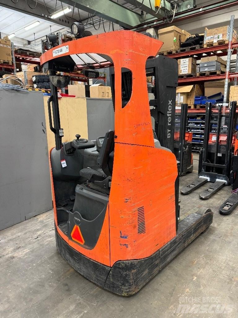 Toyota RRE200H Reach truck