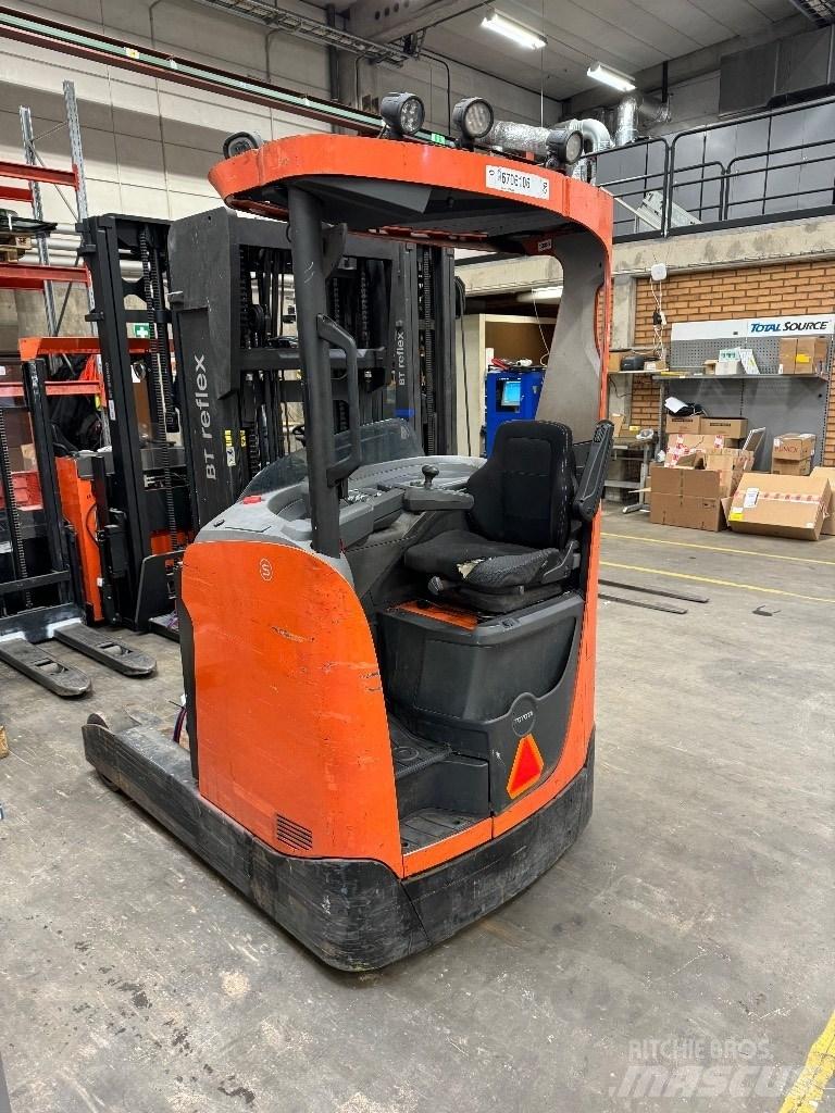 Toyota RRE200H Reach truck