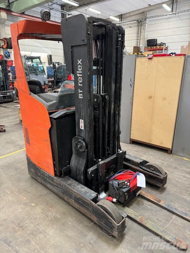 Toyota RRE200H Reach truck