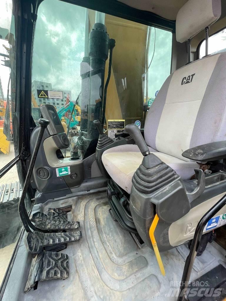 CAT 323 D Crawler excavators