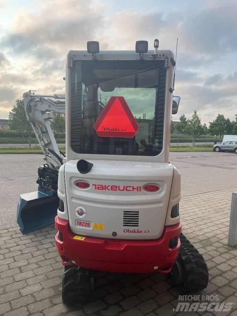 Takeuchi TB 225 Mini excavators < 7t (Mini diggers)