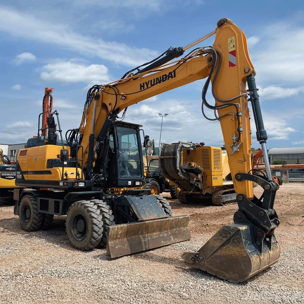 Hyundai HW140 Wheeled excavators