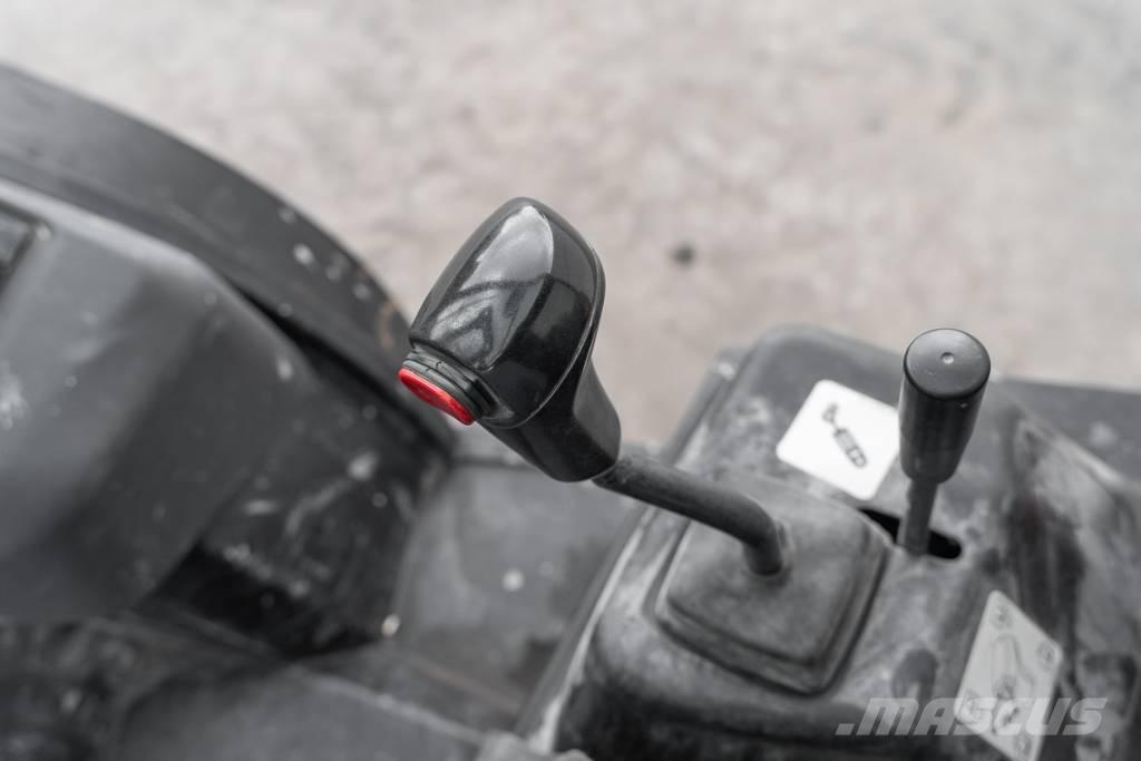 Manitou MC 30-4 Diesel trucks