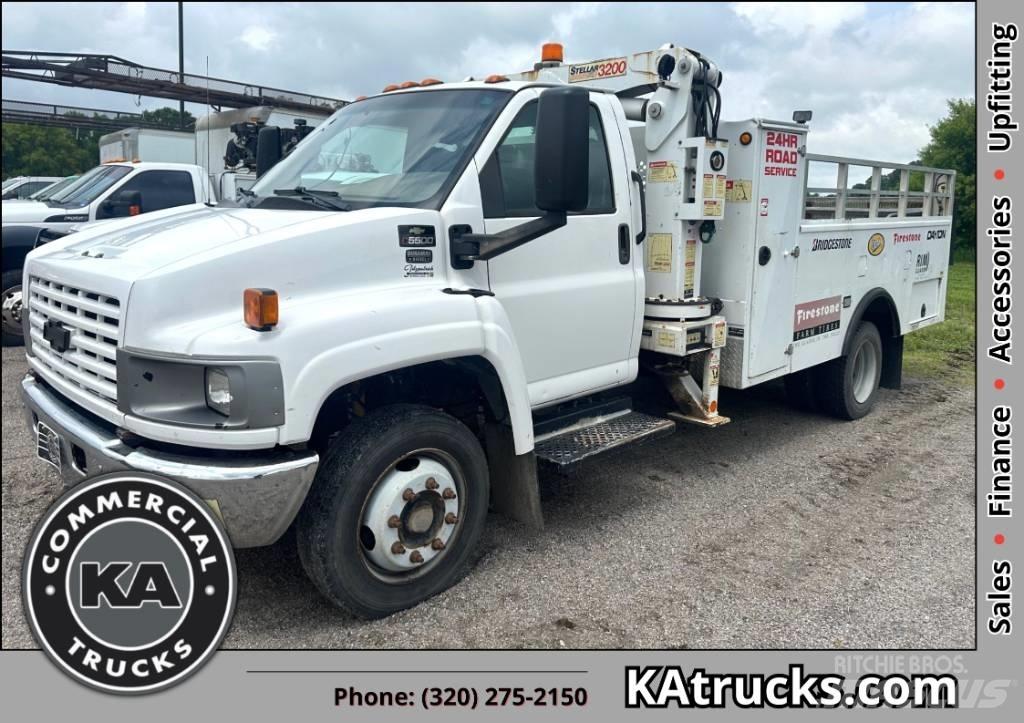 Chevrolet C5500 Track mounted cranes