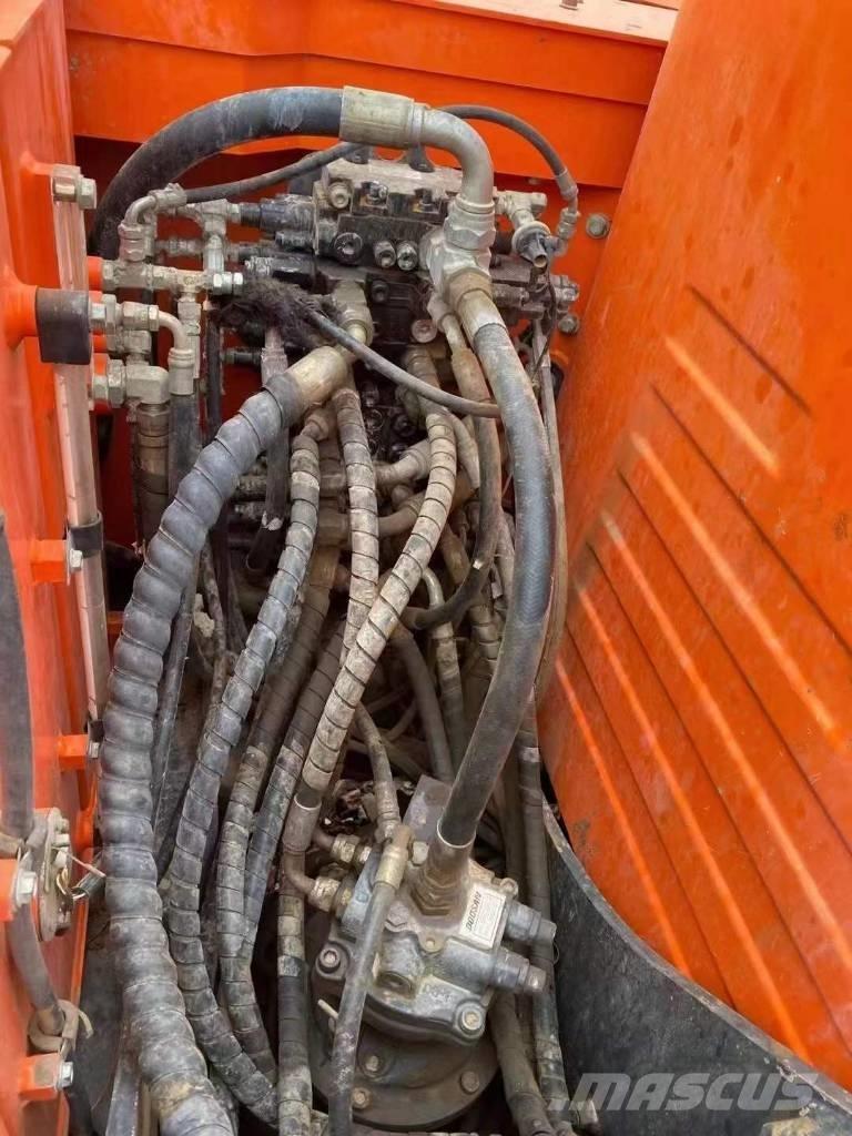 Doosan DX 75 Crawler excavators