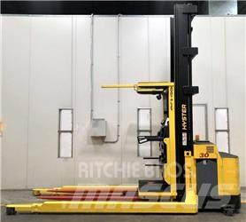 Hyster R30XMF2 High lift order picker