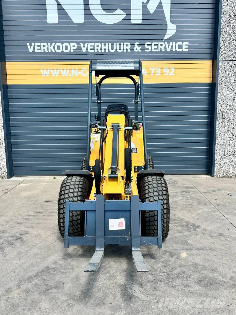 Knikmops KM 130 TELE Telescopic wheel loaders