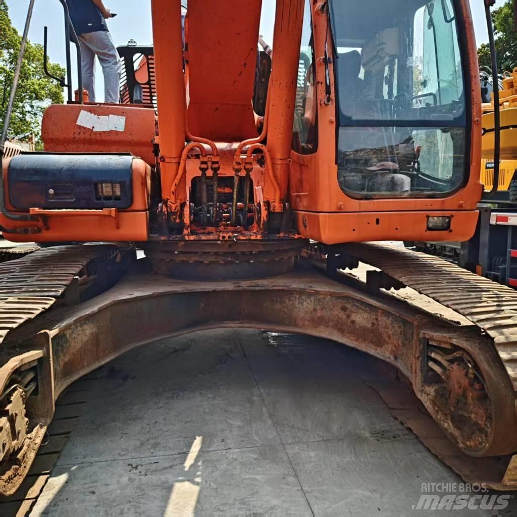 Doosan DX 300 LC Crawler excavators