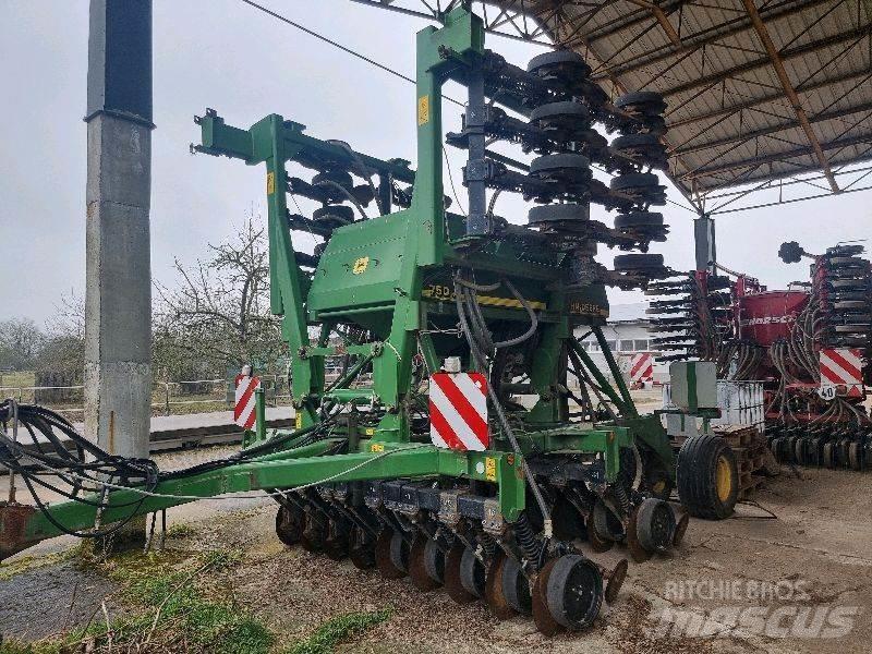 John Deere 750A Farm machinery
