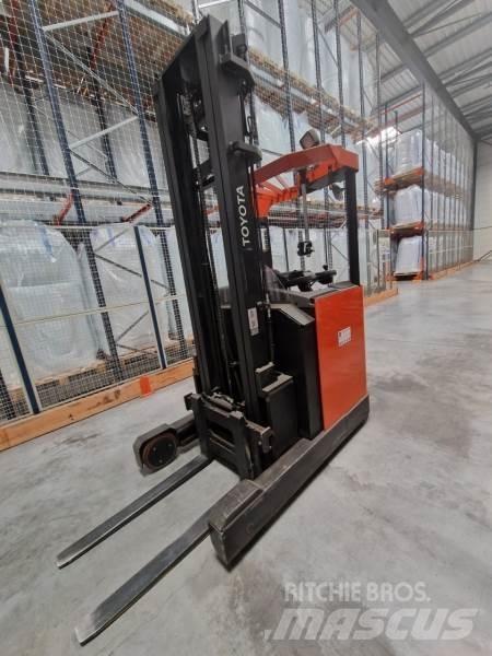 Toyota 7FBRE14N Self propelled stackers