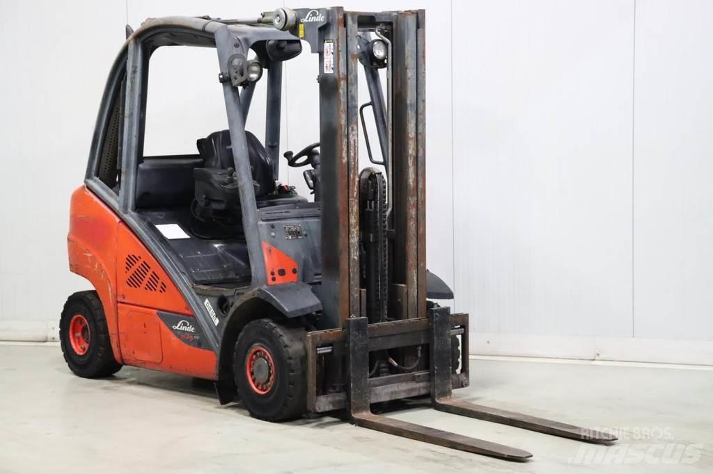 Linde H25D-02 Diesel trucks