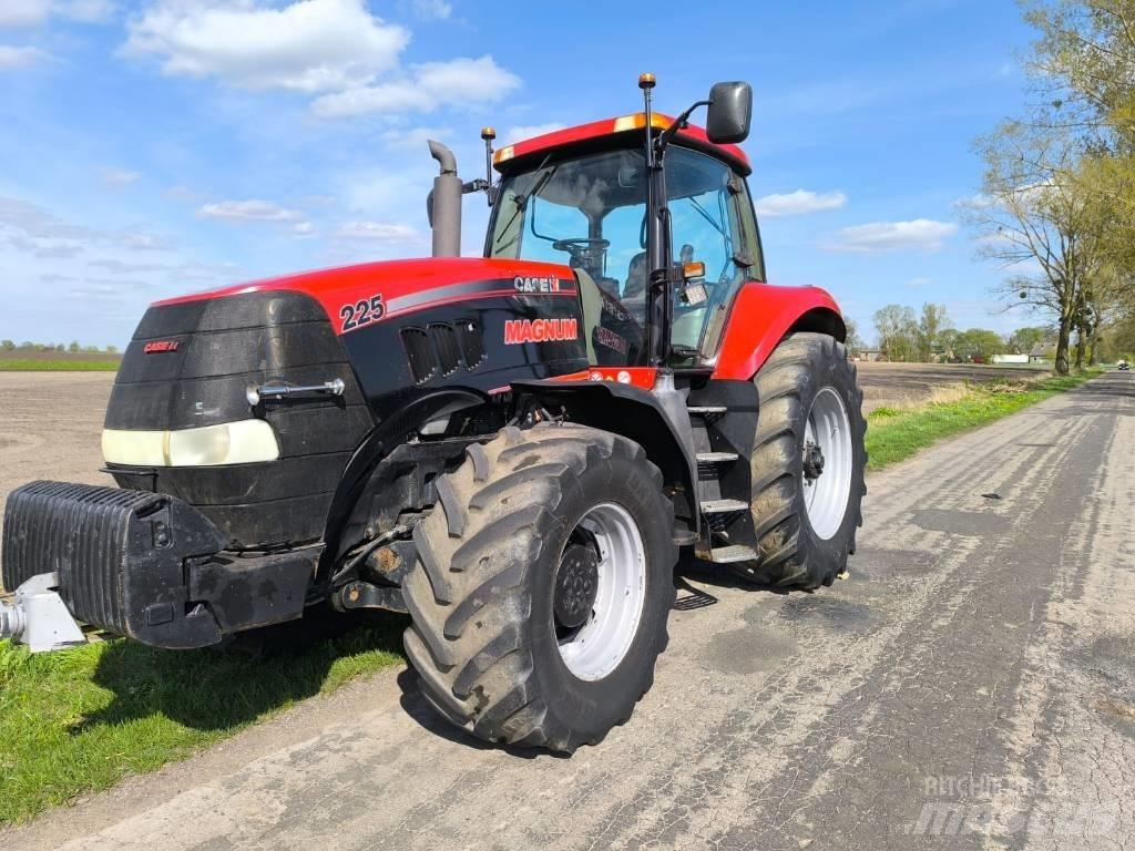 CASE MAGNUM 225 2007 Tractors