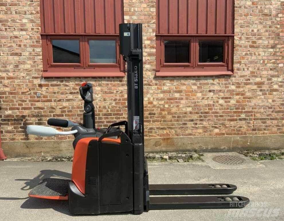 BT SPE 120 L Pedestrian stacker