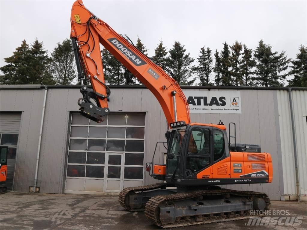 Doosan DX225LC-7 Crawler excavators