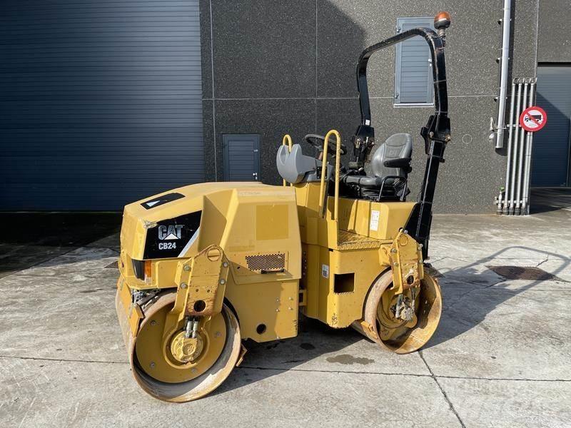 CAT CB 24 Twin drum rollers