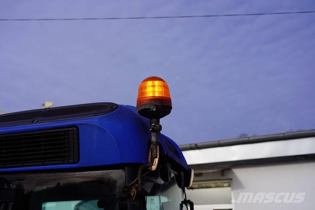 New Holland TN70NA Tractors