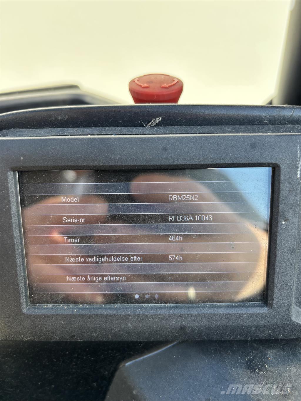 Mitsubishi RBM25N2 4-way reach truck