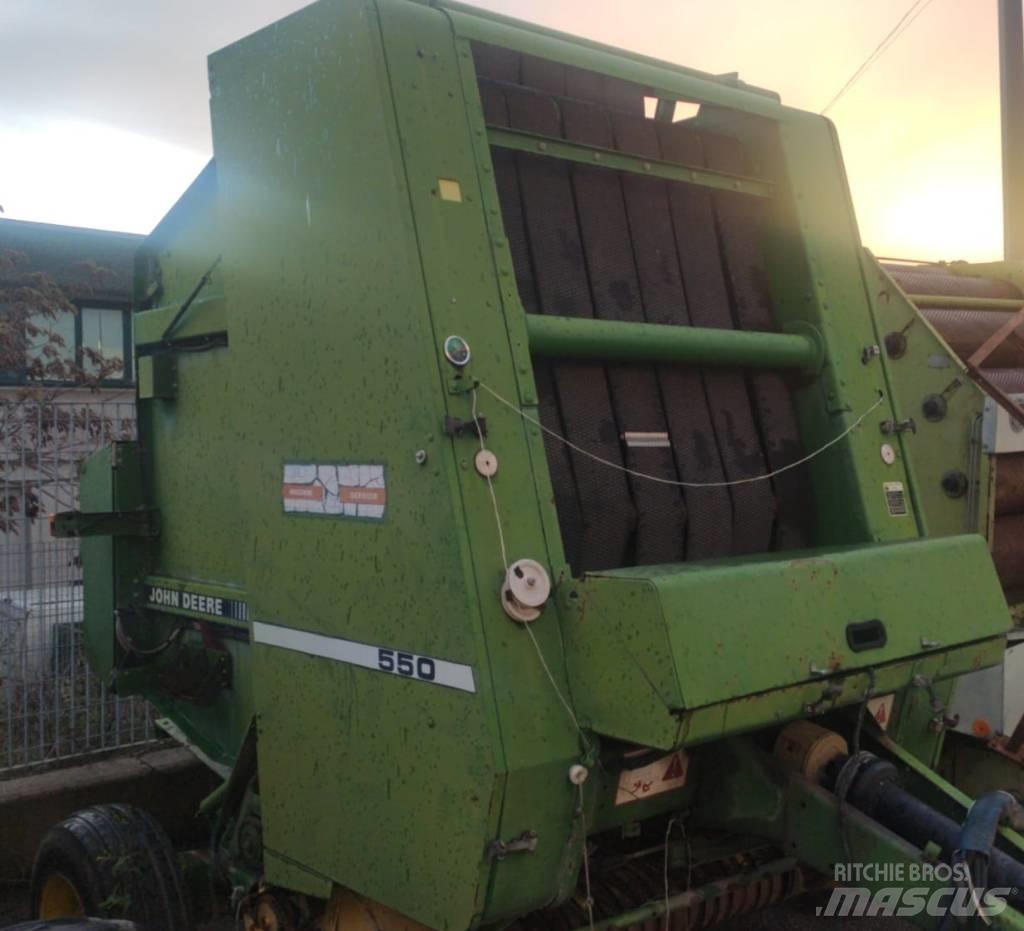 John Deere 550 Round balers