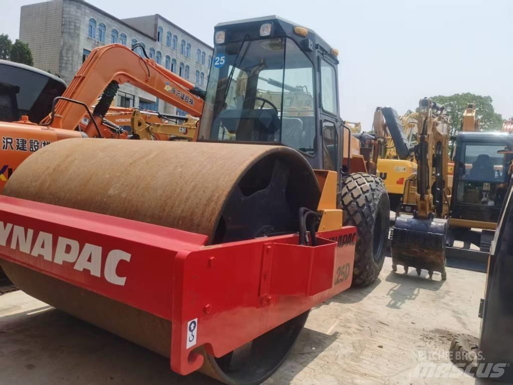 Dynapac ca25d Single drum rollers