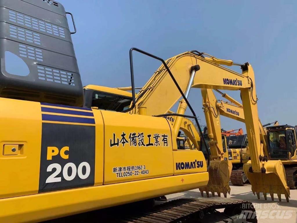 Komatsu PC 220-8 Crawler excavators
