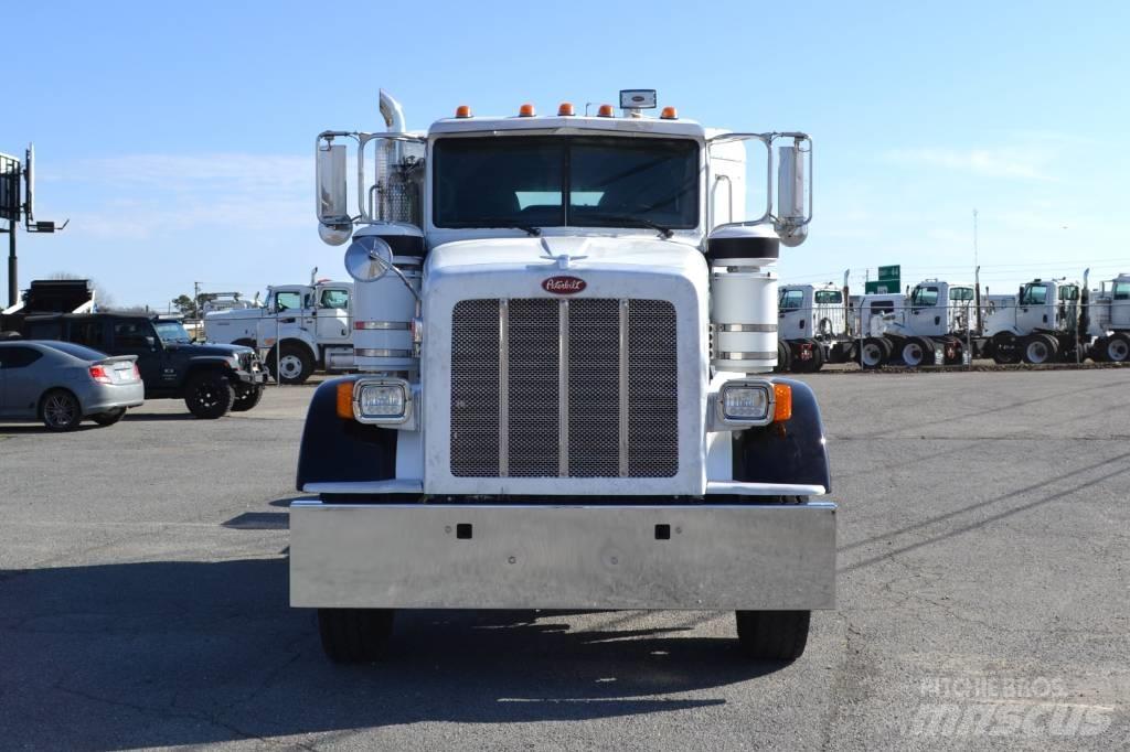Peterbilt 367 Prime Movers