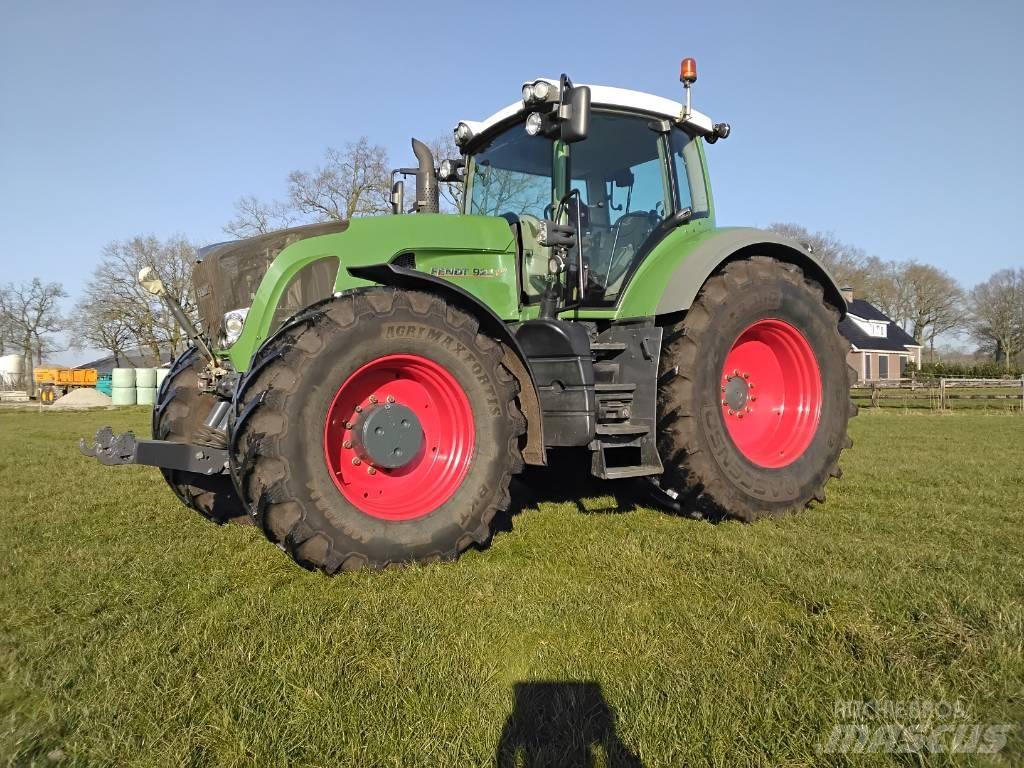 Fendt 924 Vario Tractors