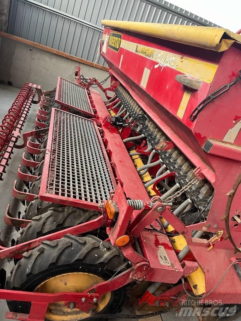 Väderstad Rapid400C Combination drills