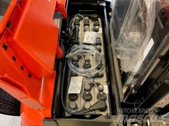 Toyota SWE 120 L Pedestrian stacker