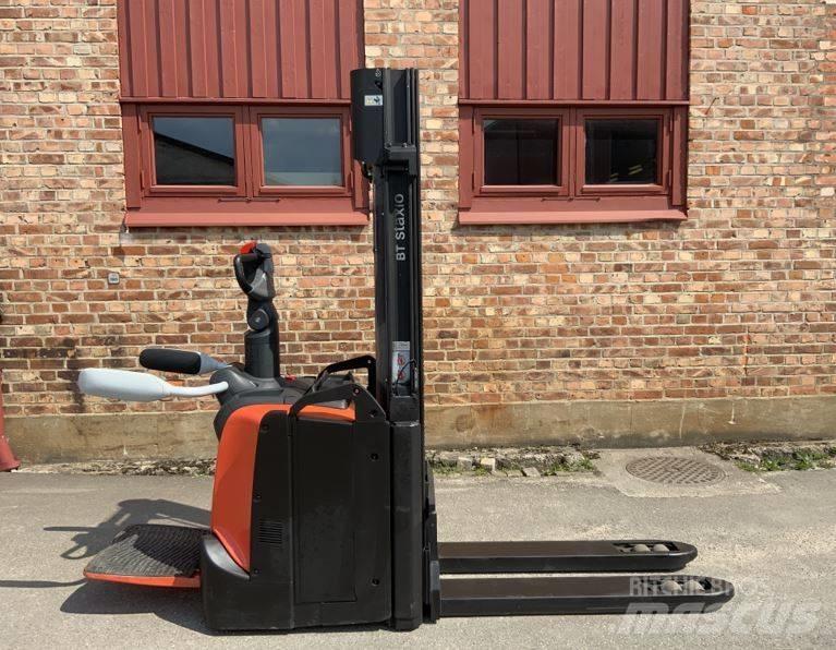 BT SPE 120 L Pedestrian stacker