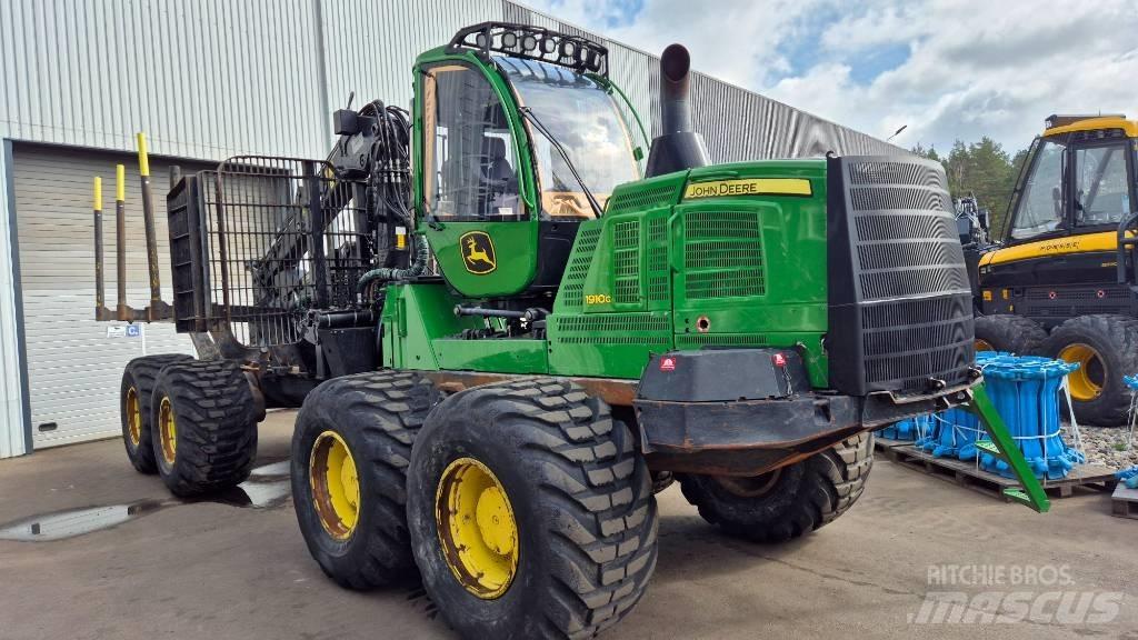 John Deere 1910 G Forwarders