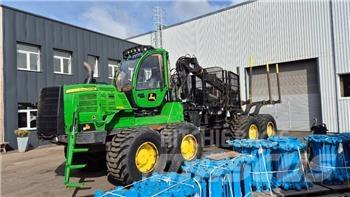 John Deere 1910 G Forwarders