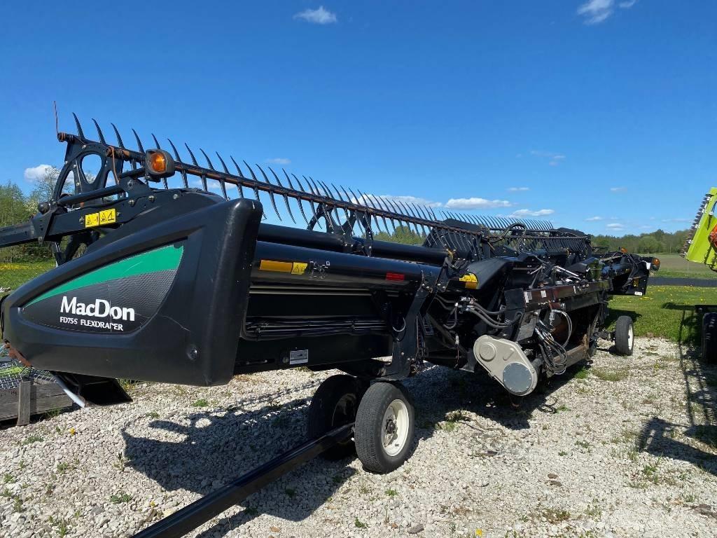 MacDon FD 75 Combine harvester heads