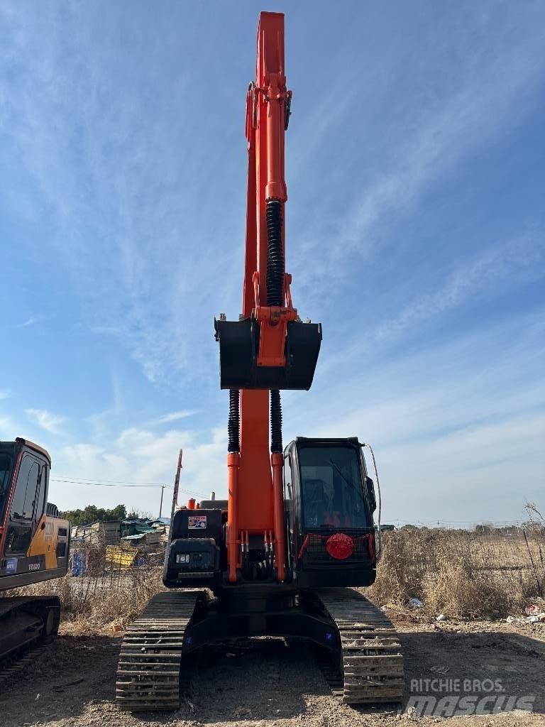 Hitachi ZX 200 Crawler excavators