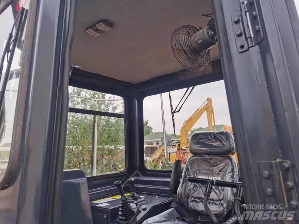 Shantui SD 32 Crawler dozers