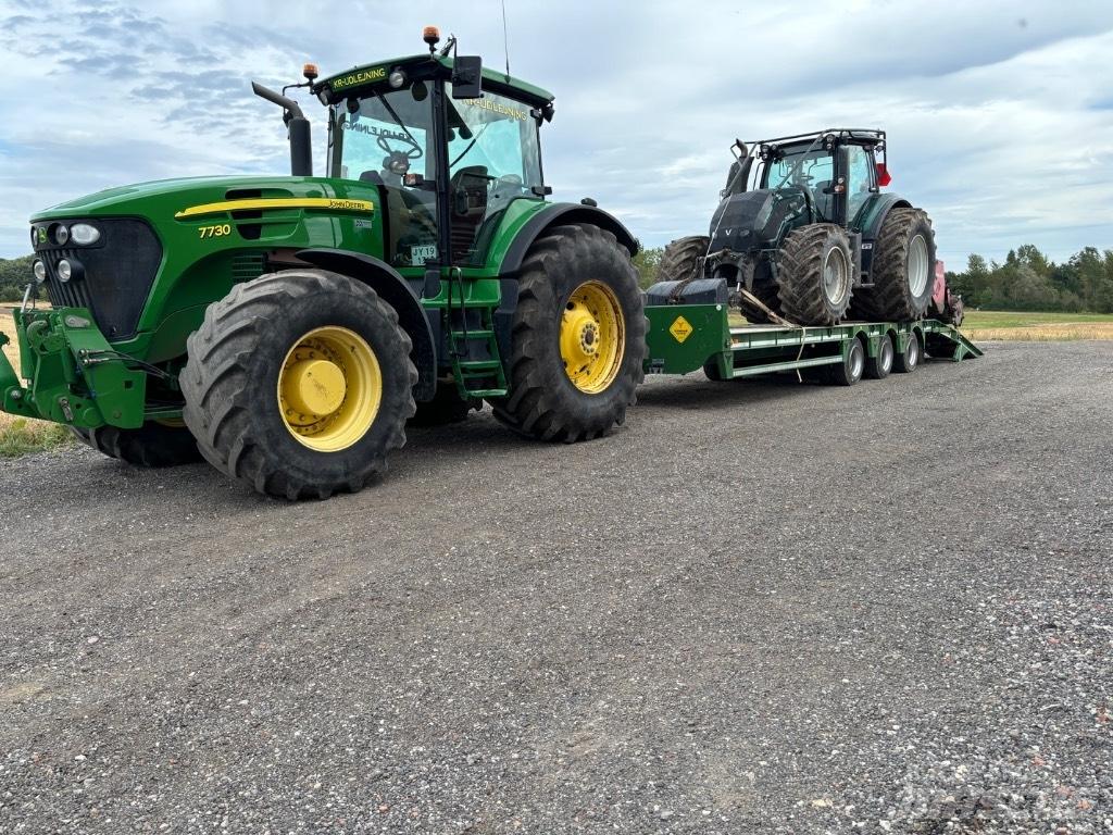 John Deere 7730 Tractors
