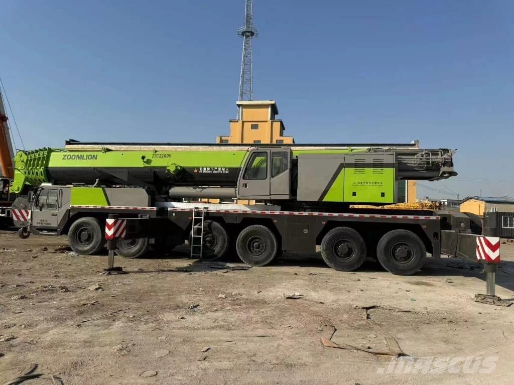 Zoomlion 220 Ton All terrain cranes