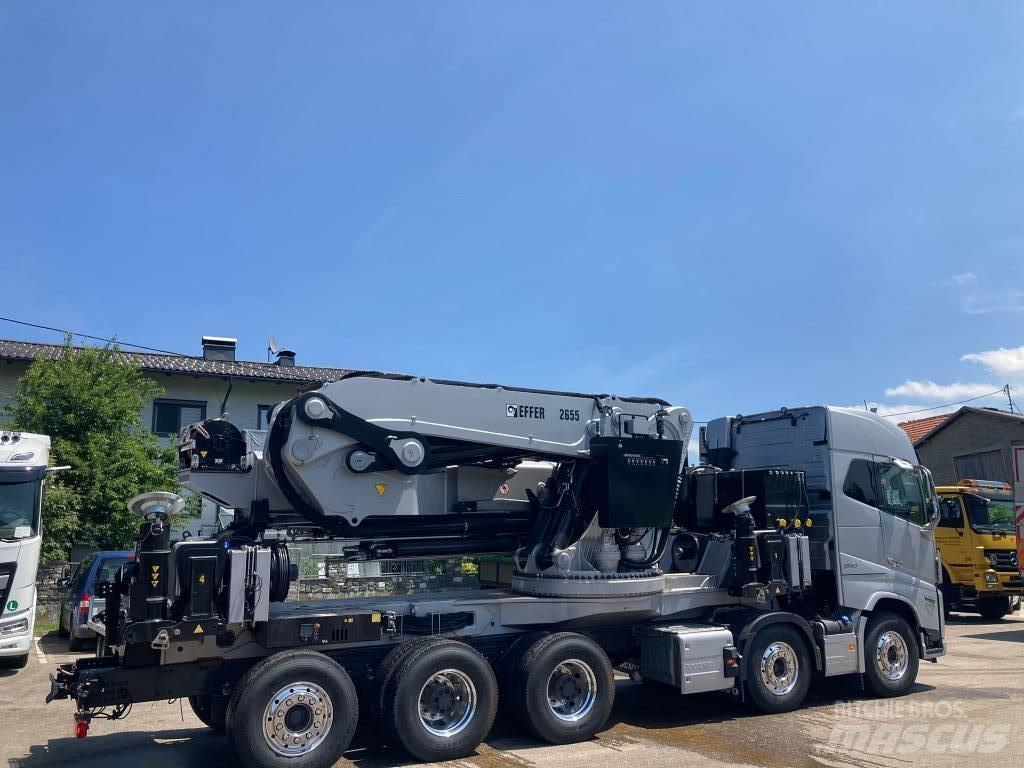 Volvo FH16-650 Truck mounted cranes
