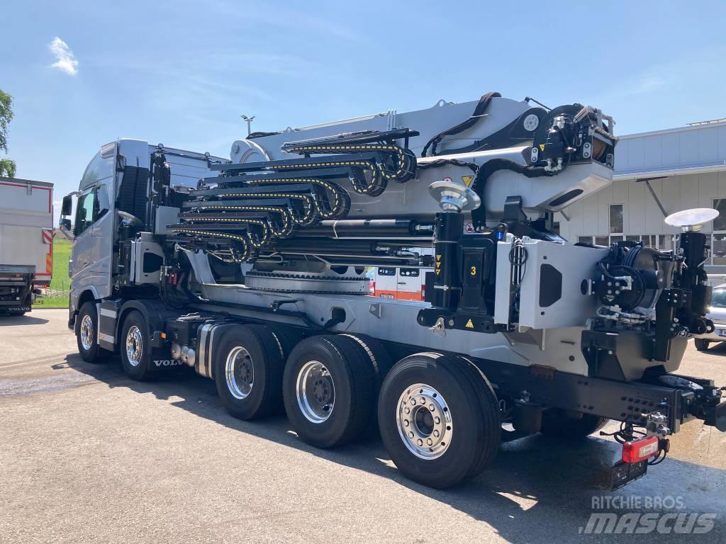 Volvo FH16-650 Truck mounted cranes